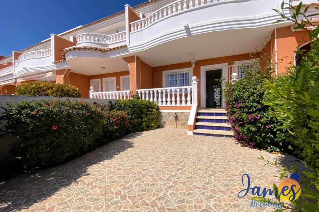 Laguna Townhouse Overlooking Communal Pool Lom01 سيوداد كيسادا المظهر الخارجي الصورة
