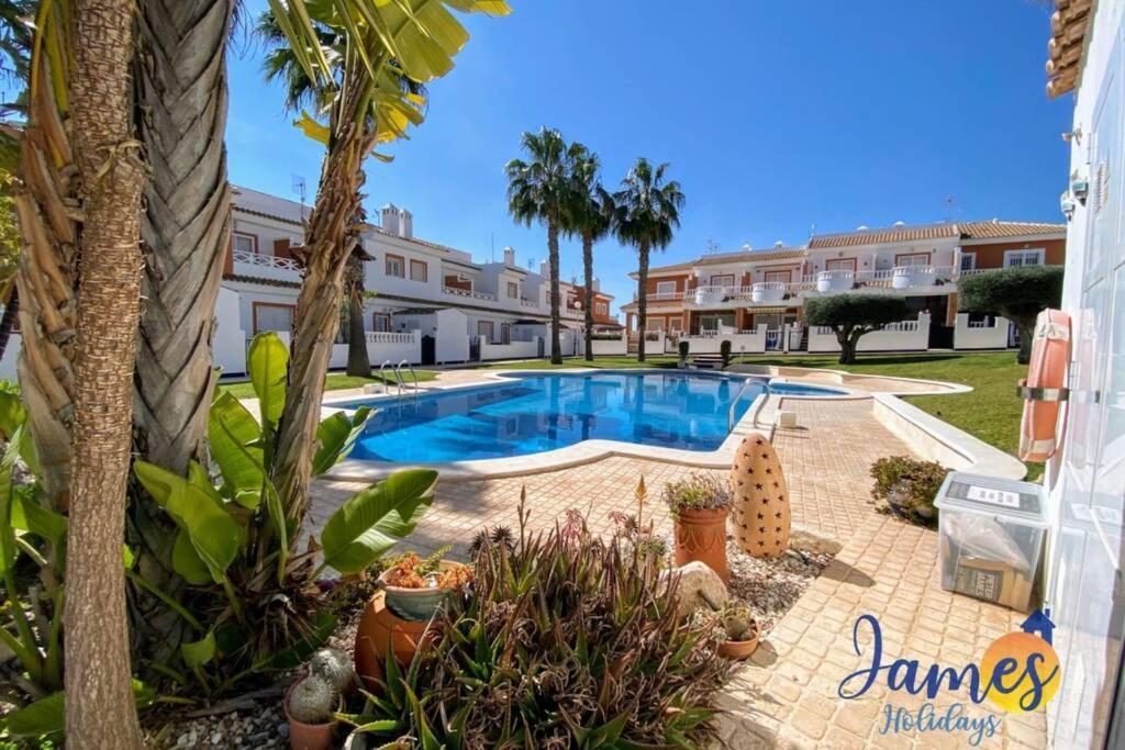 Laguna Townhouse Overlooking Communal Pool Lom01 سيوداد كيسادا المظهر الخارجي الصورة